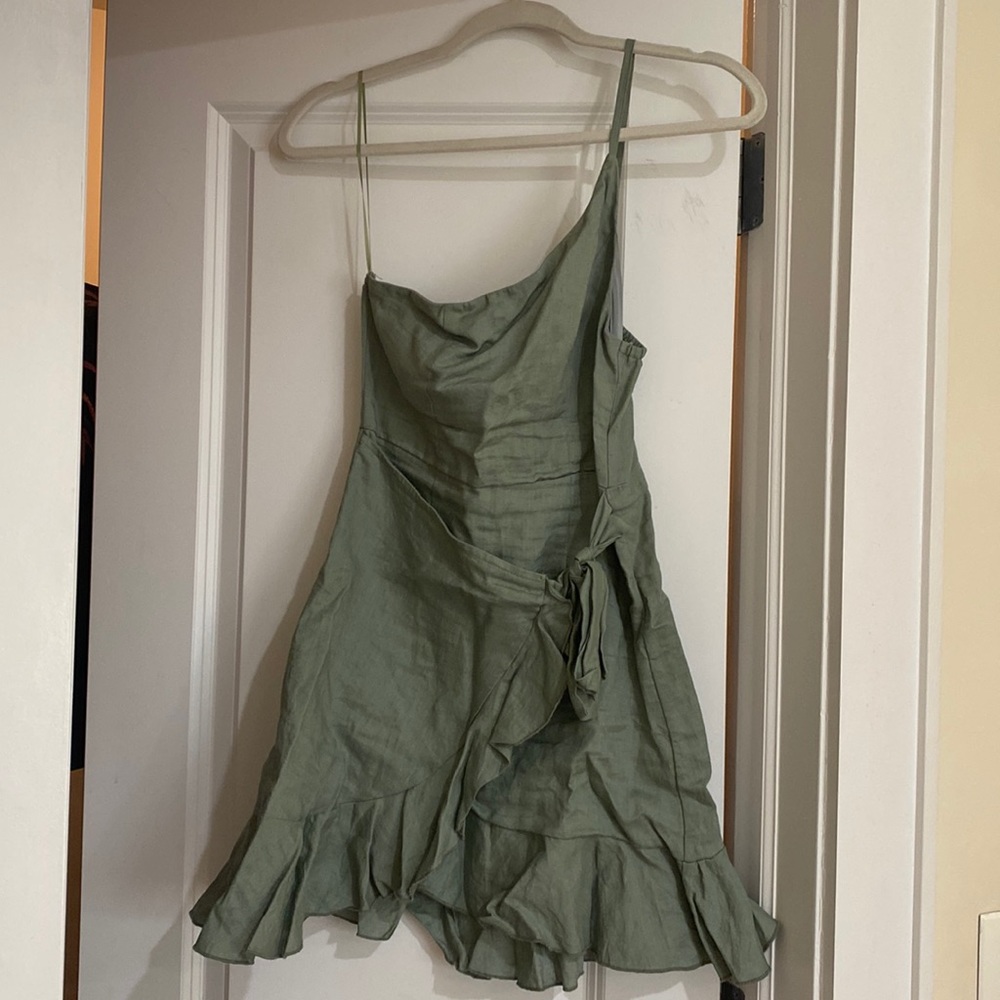 One shoulder, green dress